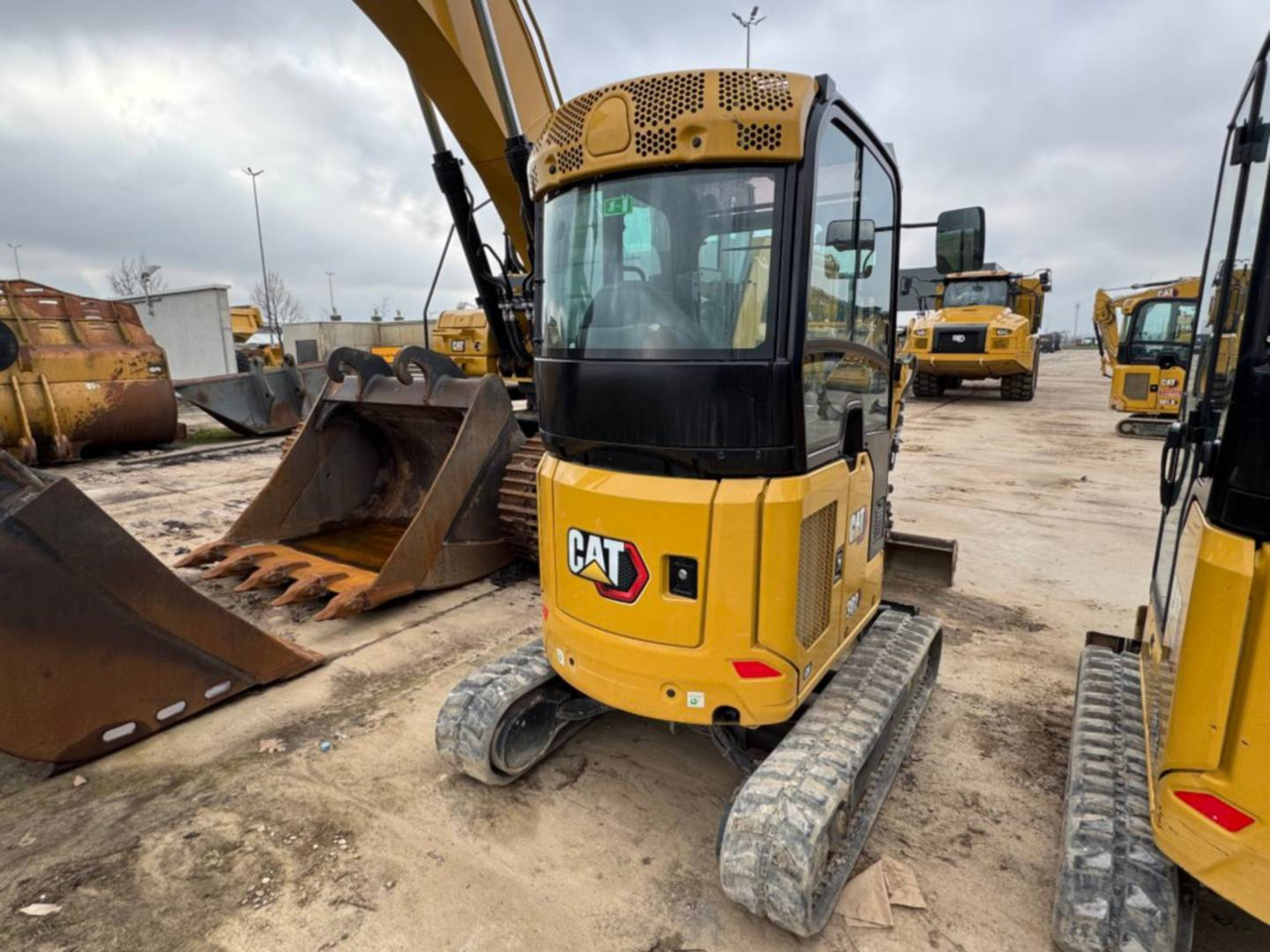 CAT 302CR - Pelle sur chenille: photos 3 CAT 302CR - Pelle sur chenille: photos 3