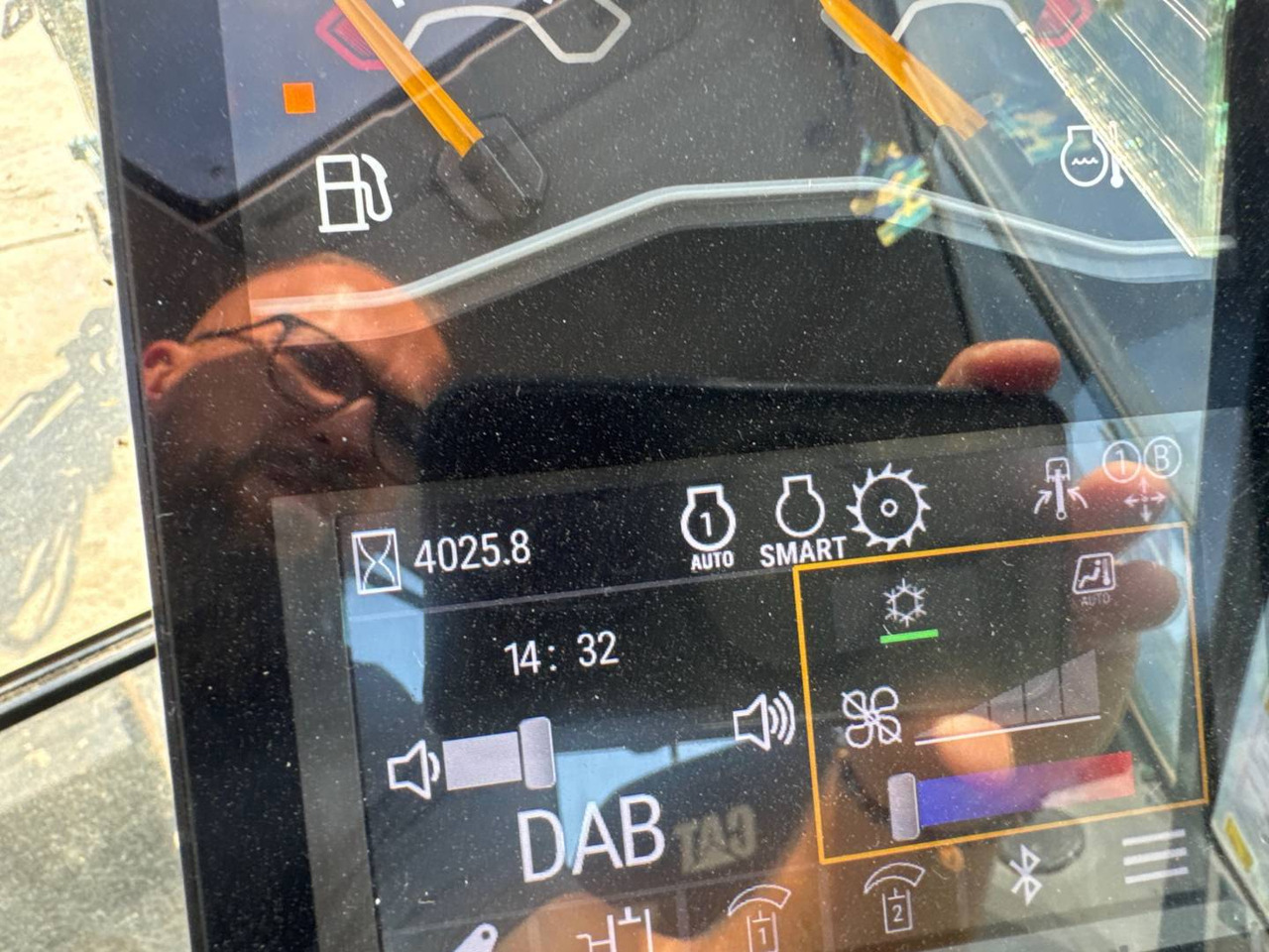 CAT 308CR - Pelle sur chenille: photos 5 CAT 308CR - Pelle sur chenille: photos 5