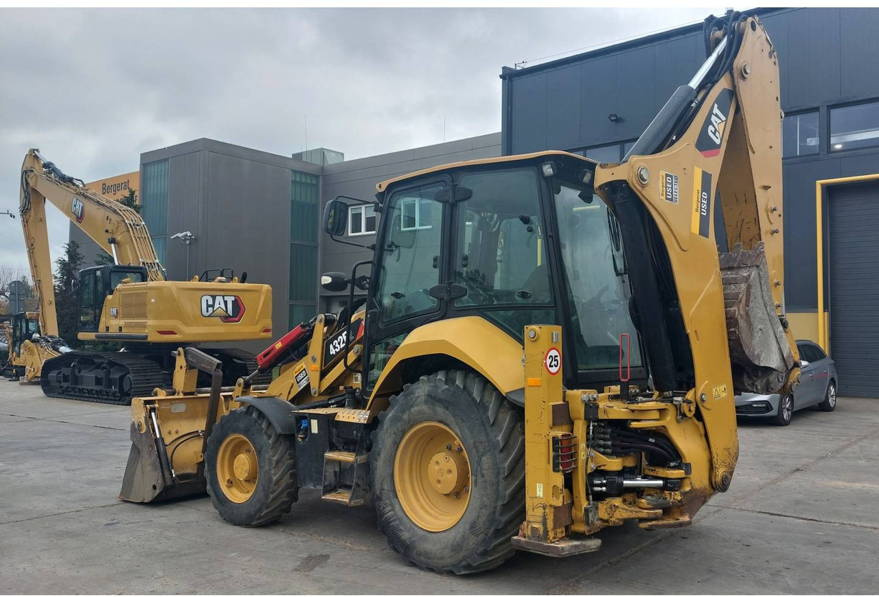 CAT 432F2 - Tractopelle: photos 4 CAT 432F2 - Tractopelle: photos 4