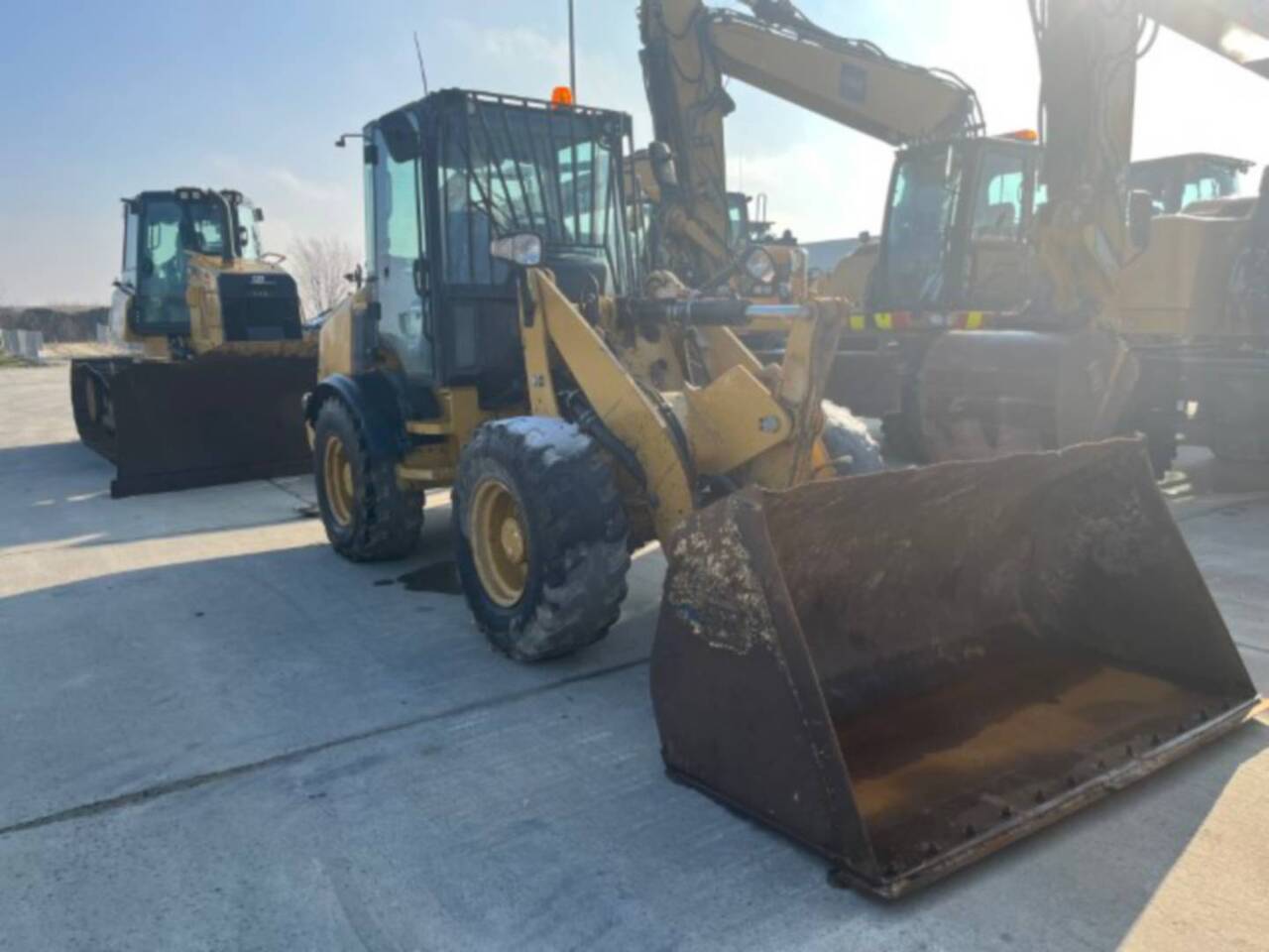 CAT 908M - Chargeuse sur pneus: photos 2 CAT 908M - Chargeuse sur pneus: photos 2