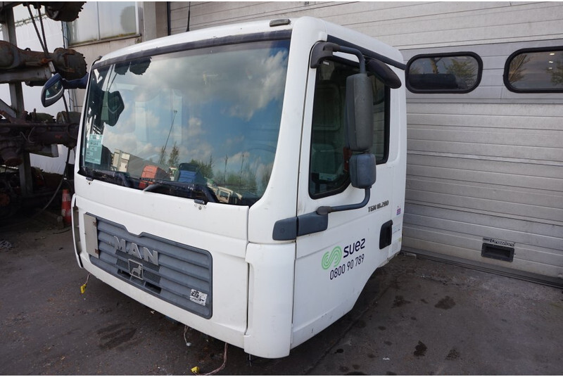 MAN F99L10 TGM 6 CYL 81.60000-7786 - Cabine et intérieur pour Camion: photos 3 MAN F99L10 TGM 6 CYL 81.60000-7786 - Cabine et intérieur pour Camion: photos 3