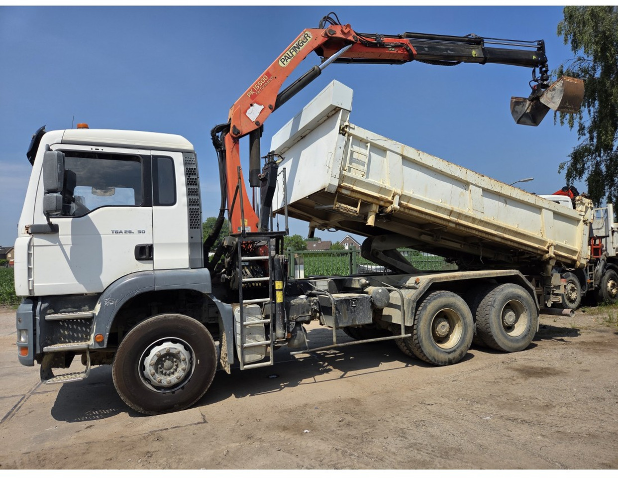 MAN TGA 26.350 6X4 BORDMATIC TIPPER CRANE PALFINGER PK15500 - Camion benne, Camion grue: photos 3 MAN TGA 26.350 6X4 BORDMATIC TIPPER CRANE PALFINGER PK15500 - Camion benne, Camion grue: photos 3
