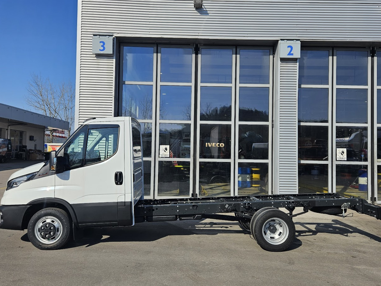 IVECO Daily 35C16H3.0 - Châssis cabine: photos 2 IVECO Daily 35C16H3.0 - Châssis cabine: photos 2