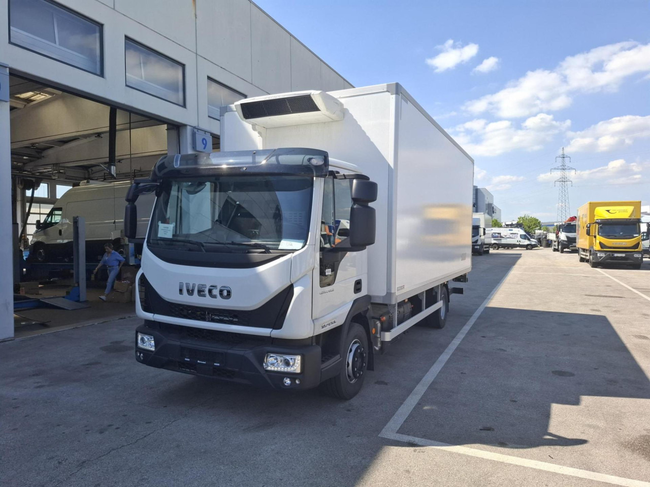 IVECO Eurocargo ML120EL21/P - Camion frigorifique: photos 1 IVECO Eurocargo ML120EL21/P - Camion frigorifique: photos 1