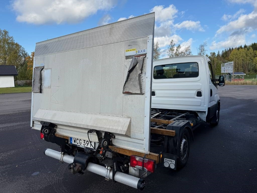Iveco Daily 35 - NP Hi - Matic - Fourgon utilitaire: photos 3 Iveco Daily 35 - NP Hi - Matic - Fourgon utilitaire: photos 3