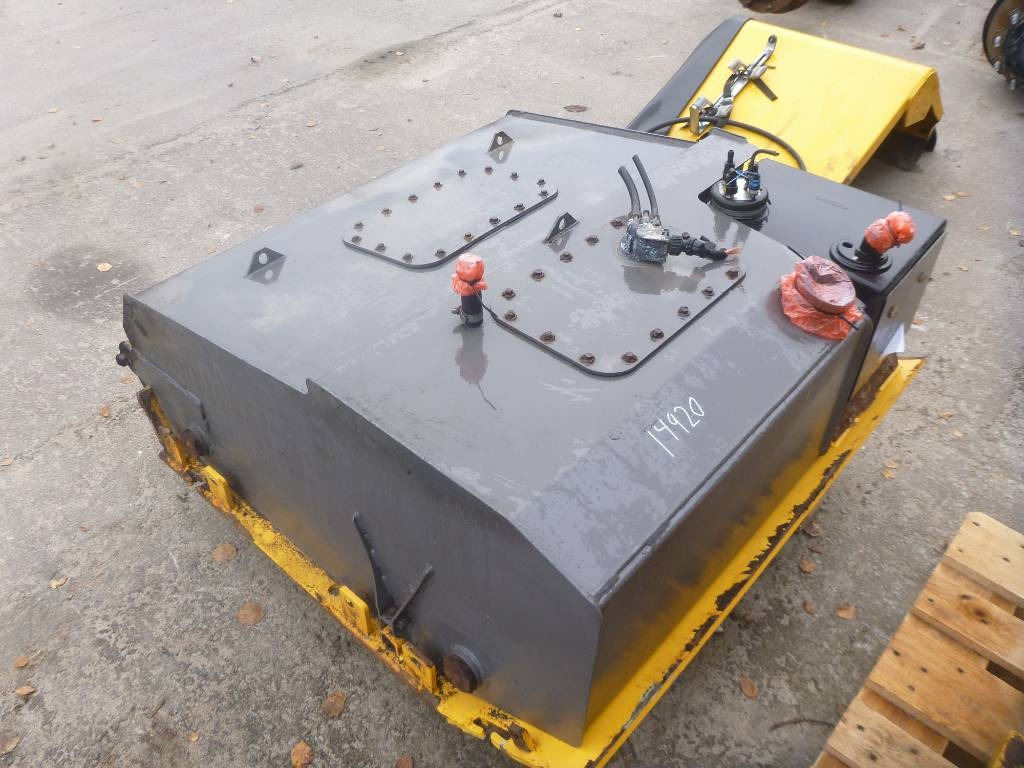 Volvo L 180 H Bränsletank, voe11154152 - Frame/ Châssis pour Engins de chantier: photos 1 Volvo L 180 H Bränsletank, voe11154152 - Frame/ Châssis pour Engins de chantier: photos 1