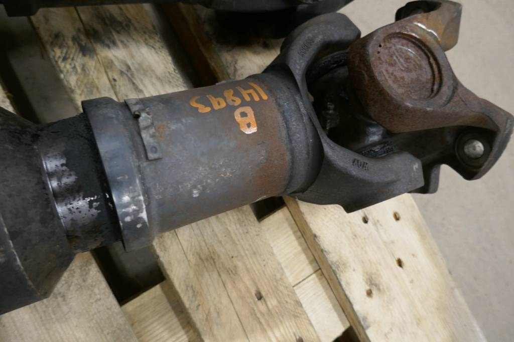 Volvo L180 HL Kardanaxel, voe15085429 - Boîte de vitesse pour Engins de chantier: photos 3 Volvo L180 HL Kardanaxel, voe15085429 - Boîte de vitesse pour Engins de chantier: photos 3