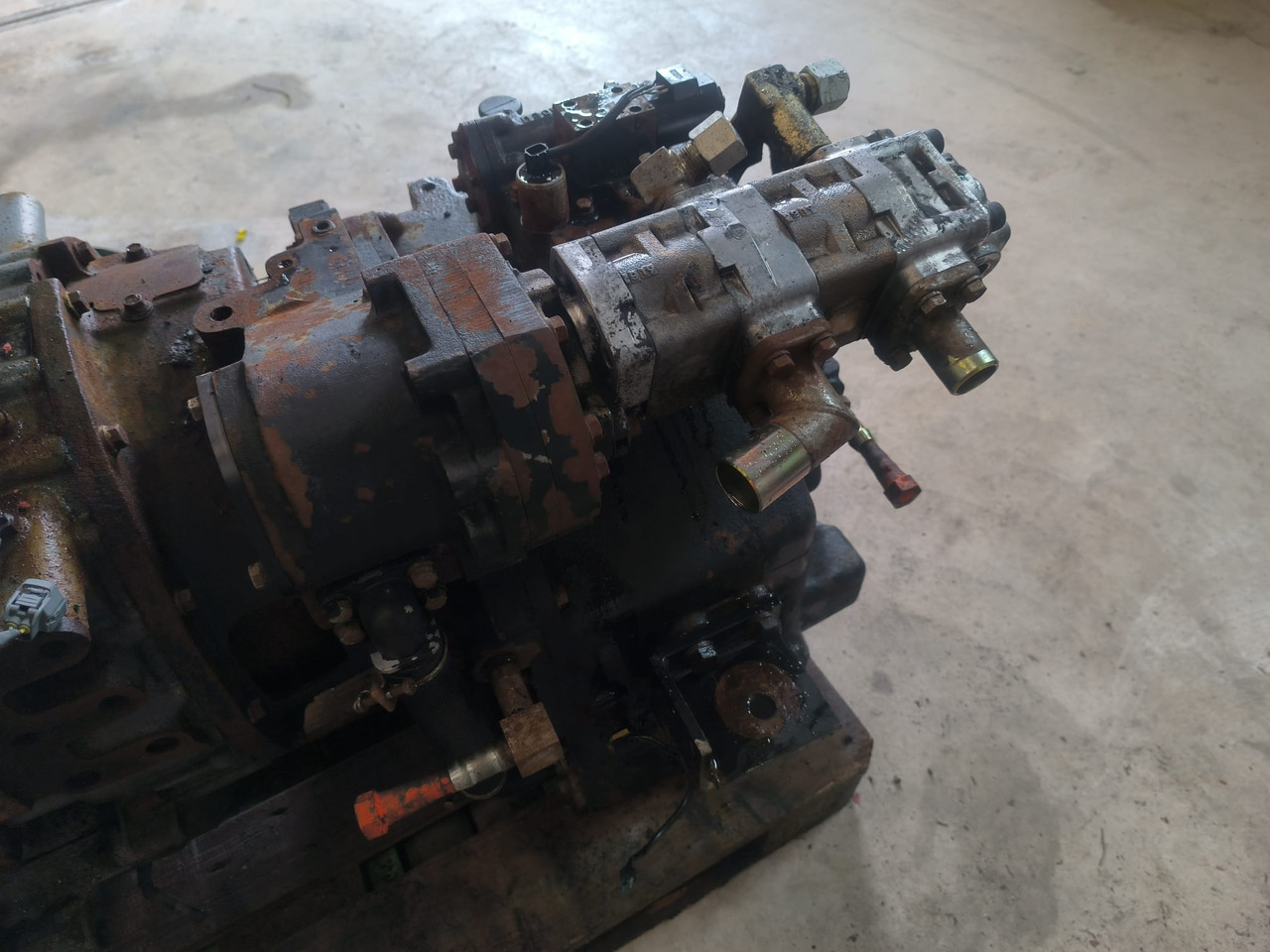 NISSAN TCM l1f6f70y - Boîte de vitesse et pièces: photos 3 NISSAN TCM l1f6f70y - Boîte de vitesse et pièces: photos 3