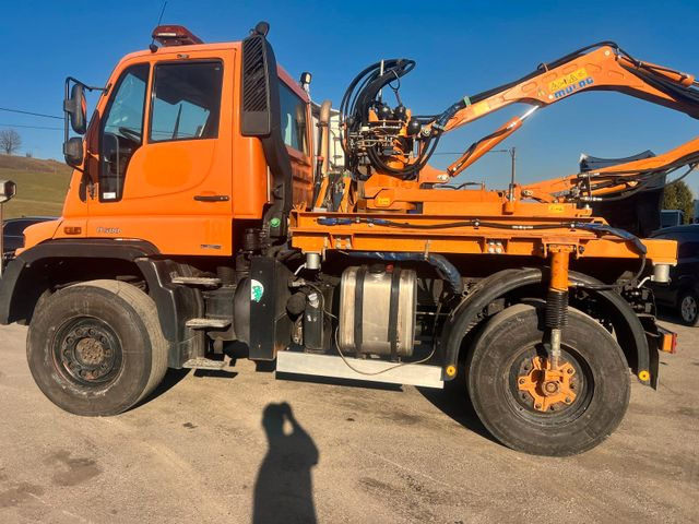 Unimog U500 4x4, Boeschungsmaehwerk Mulag - Camion: photos 5 Unimog U500 4x4, Boeschungsmaehwerk Mulag - Camion: photos 5