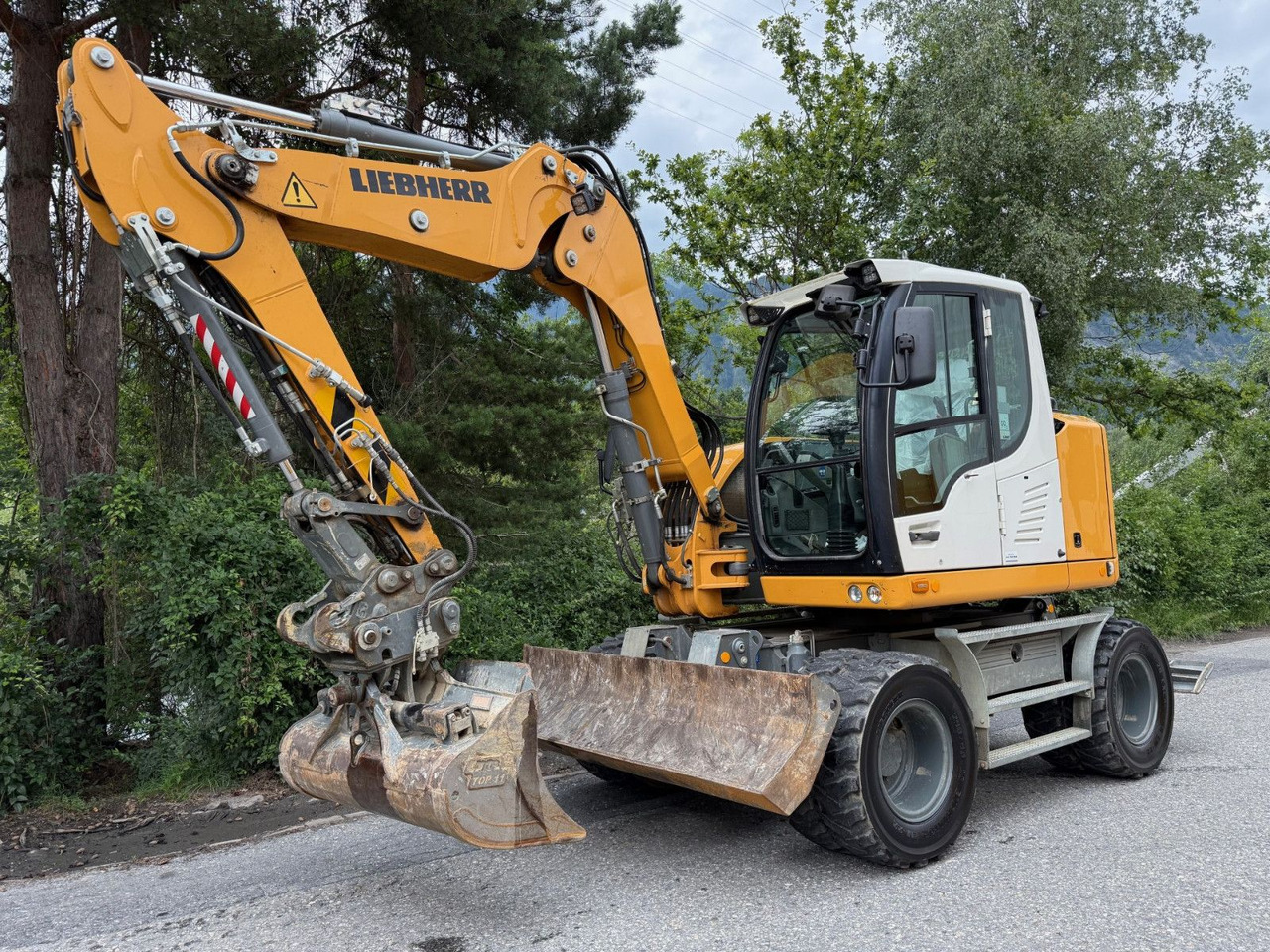 Liebherr A910 Compact Litronic,4 Schaufeln,Schnellwechsle - Pelle sur pneus: photos 4 Liebherr A910 Compact Litronic,4 Schaufeln,Schnellwechsle - Pelle sur pneus: photos 4