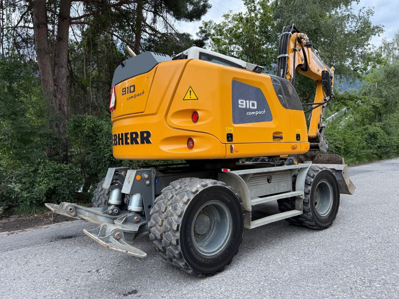 Liebherr A910 Compact Litronic,4 Schaufeln,Schnellwechsle - Pelle sur pneus: photos 5 Liebherr A910 Compact Litronic,4 Schaufeln,Schnellwechsle - Pelle sur pneus: photos 5