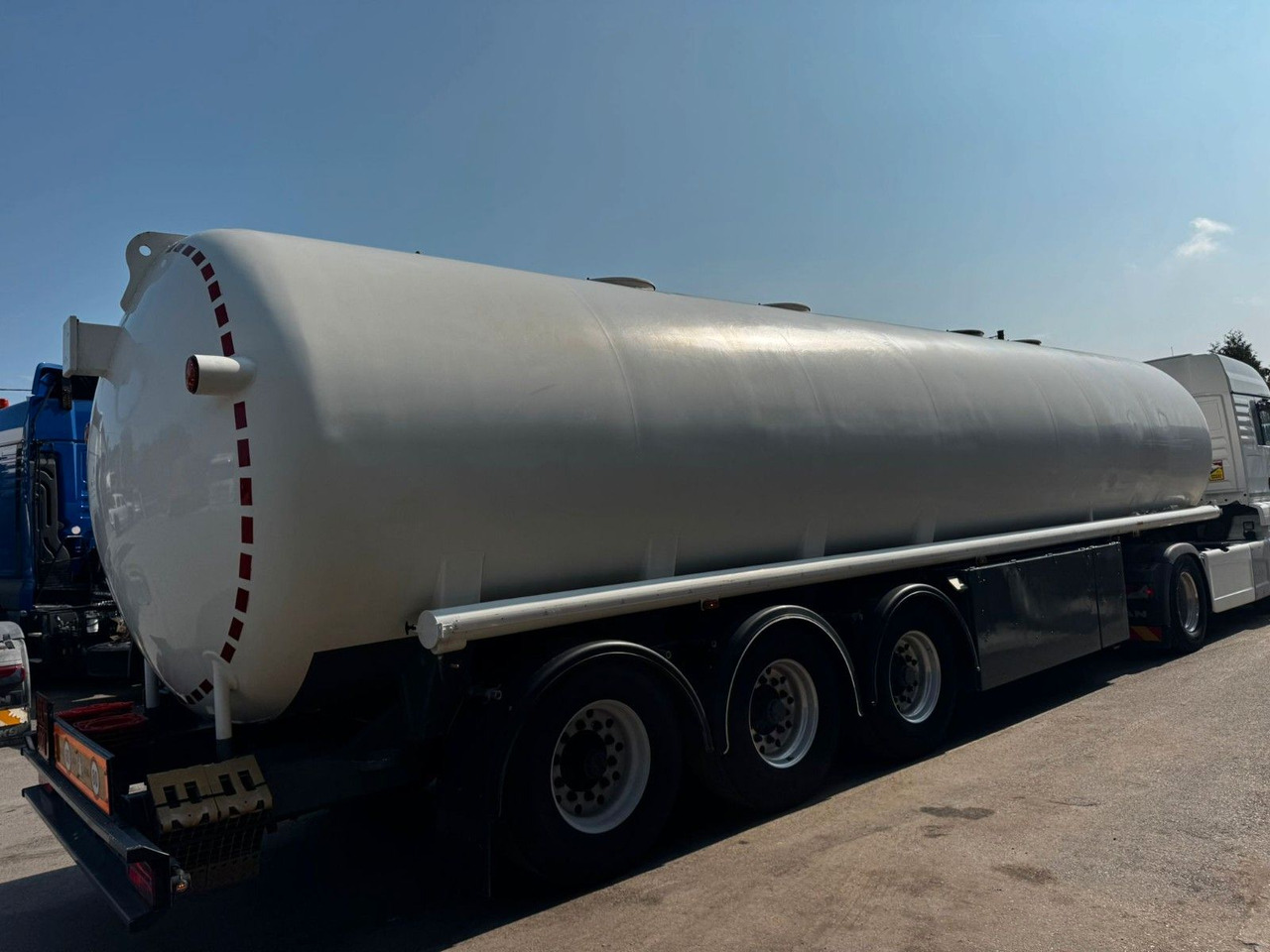 Schrader Treibstoff Diesel/Benzin, 4 Kammern, Sening - Semi-remorque citerne: photos 3 Schrader Treibstoff Diesel/Benzin, 4 Kammern, Sening - Semi-remorque citerne: photos 3