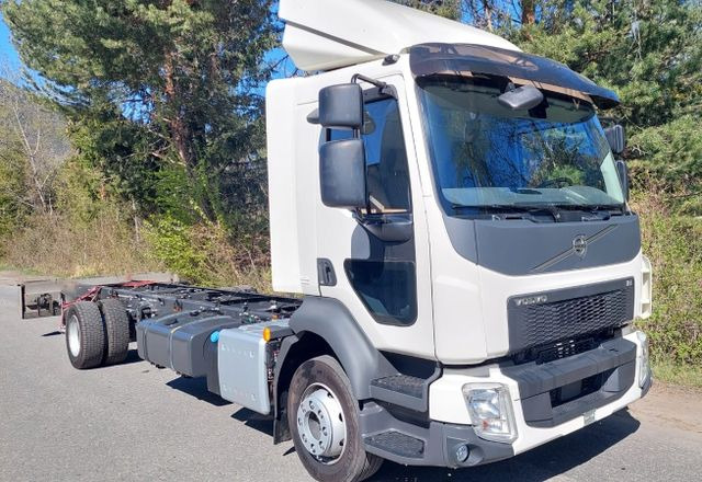 Volvo FL280 4x2, E6, Wohnwagen + 2 Pferdeplaetze Volvo FL280 4x2, E6, 7.40m Chassis, Fahrgestell - Camion chevaux: photos 4 Volvo FL280 4x2, E6, Wohnwagen + 2 Pferdeplaetze Volvo FL280 4x2, E6, 7.40m Chassis, Fahrgestell - Camion chevaux: photos 4