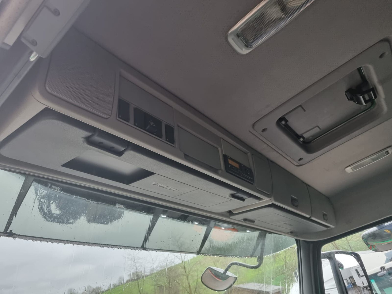 Camion chevaux Volvo FL280 4x2, E6, Wohnwagen + 2 Pferdeplaetze Volvo FL280 4x2, E6, 7.40m Chassis, Fahrgestell: photos 16