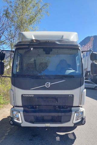 Volvo FL280 4x2, E6, Wohnwagen + 2 Pferdeplaetze Volvo FL280 4x2, E6, 7.40m Chassis, Fahrgestell - Camion chevaux: photos 2 Volvo FL280 4x2, E6, Wohnwagen + 2 Pferdeplaetze Volvo FL280 4x2, E6, 7.40m Chassis, Fahrgestell - Camion chevaux: photos 2