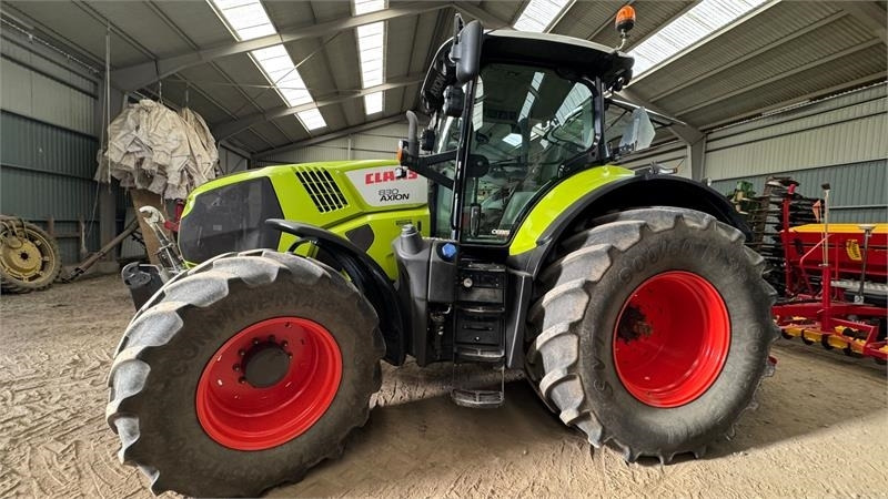Claas AXION 830 CEBIS - Tracteur agricole: photos 1 Claas AXION 830 CEBIS - Tracteur agricole: photos 1