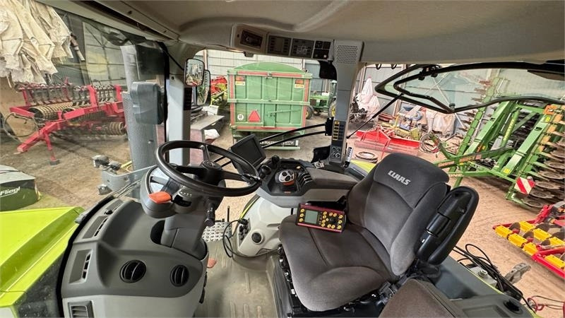 Claas AXION 830 CEBIS - Tracteur agricole: photos 4 Claas AXION 830 CEBIS - Tracteur agricole: photos 4