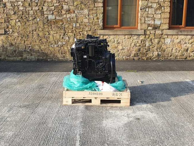 Cummins B6.7 engine unused 6 cylinder CM2450 ECU QSB - Moteur pour Engins de chantier: photos 4 Cummins B6.7 engine unused 6 cylinder CM2450 ECU QSB - Moteur pour Engins de chantier: photos 4