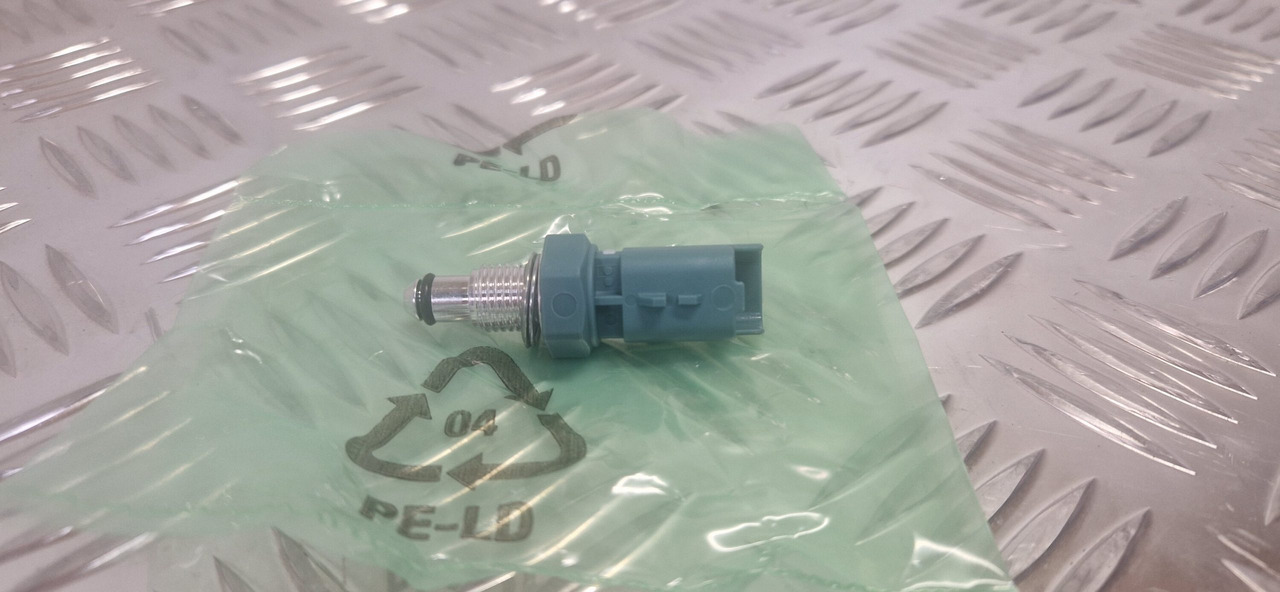 Delphi CR Temperature Sensor - Moteur et pièces pour Engins de chantier: photos 1 Delphi CR Temperature Sensor - Moteur et pièces pour Engins de chantier: photos 1