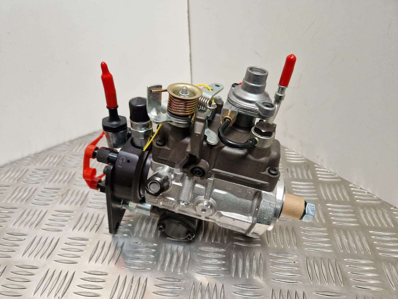 JCB Delphi injection pump 17/925300 - Moteur et pièces pour Engins de chantier: photos 3 JCB Delphi injection pump 17/925300 - Moteur et pièces pour Engins de chantier: photos 3