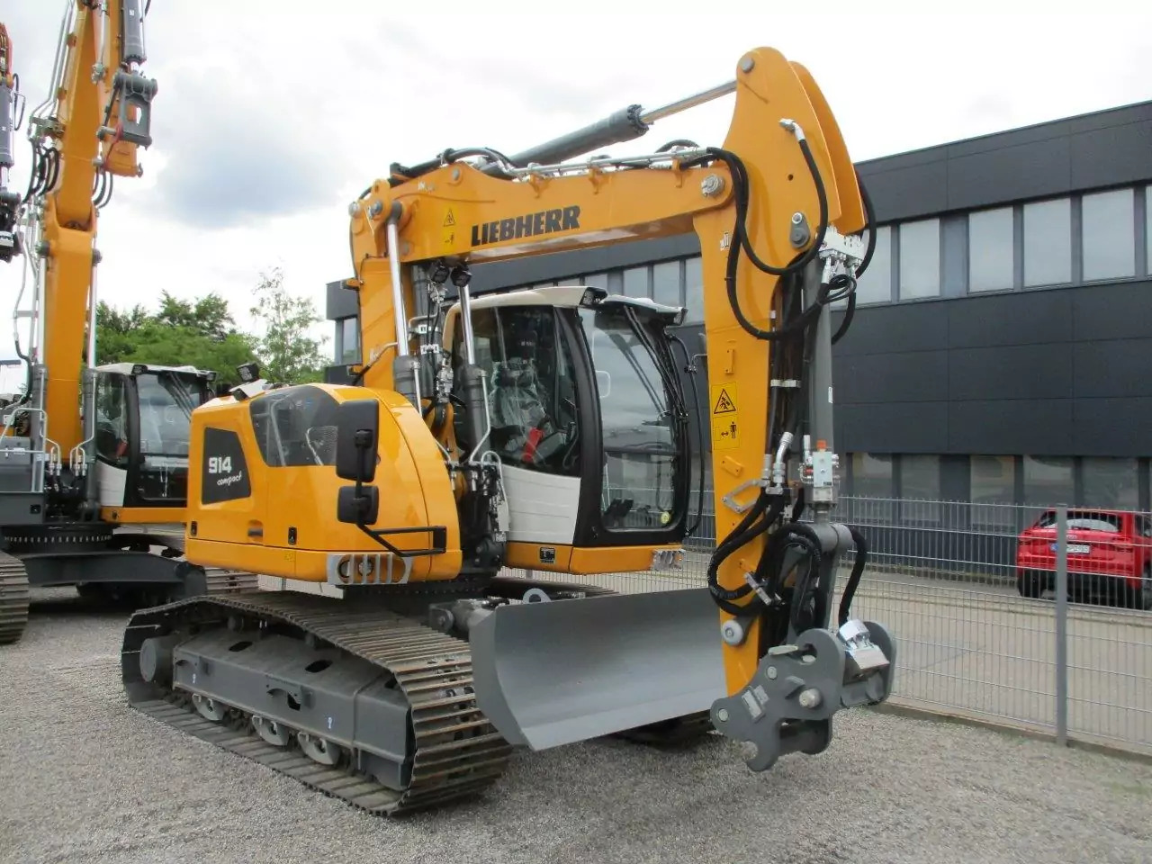 2023 Liebherr R 914 Compact G6.1-D - Pelle sur pneus: photos 2 2023 Liebherr R 914 Compact G6.1-D - Pelle sur pneus: photos 2