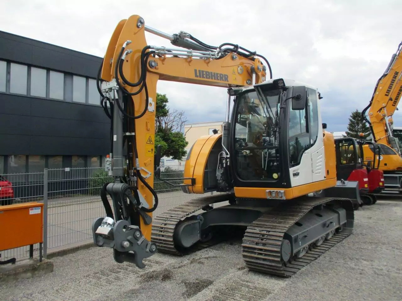 2023 Liebherr R 914 Compact G6.1-D - Pelle sur pneus: photos 1 2023 Liebherr R 914 Compact G6.1-D - Pelle sur pneus: photos 1
