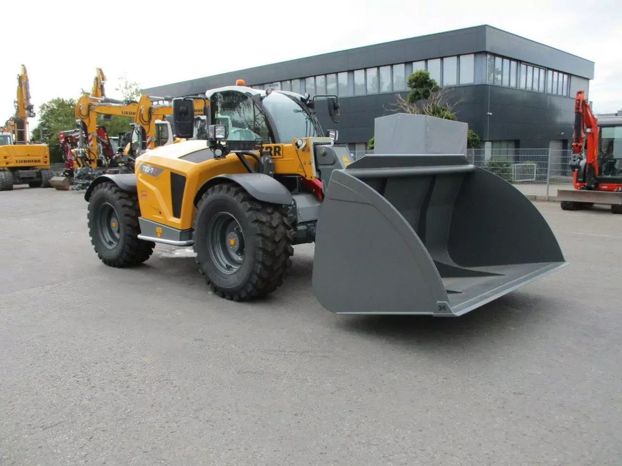 2024 Liebherr T 32-7s - Chariot télescopique: photos 2 2024 Liebherr T 32-7s - Chariot télescopique: photos 2