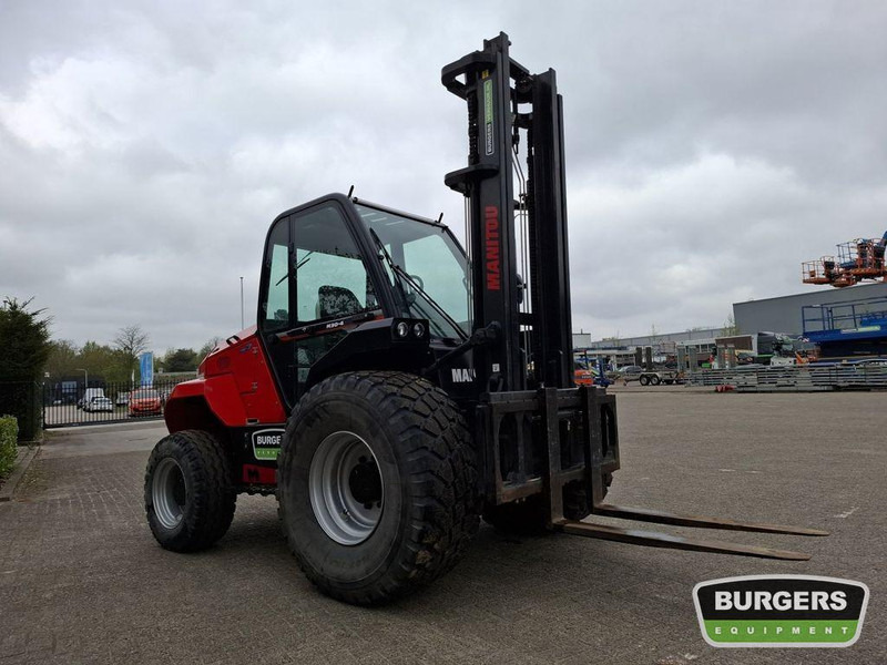 Manitou M30-4 - Chariot tout terrain: photos 2 Manitou M30-4 - Chariot tout terrain: photos 2