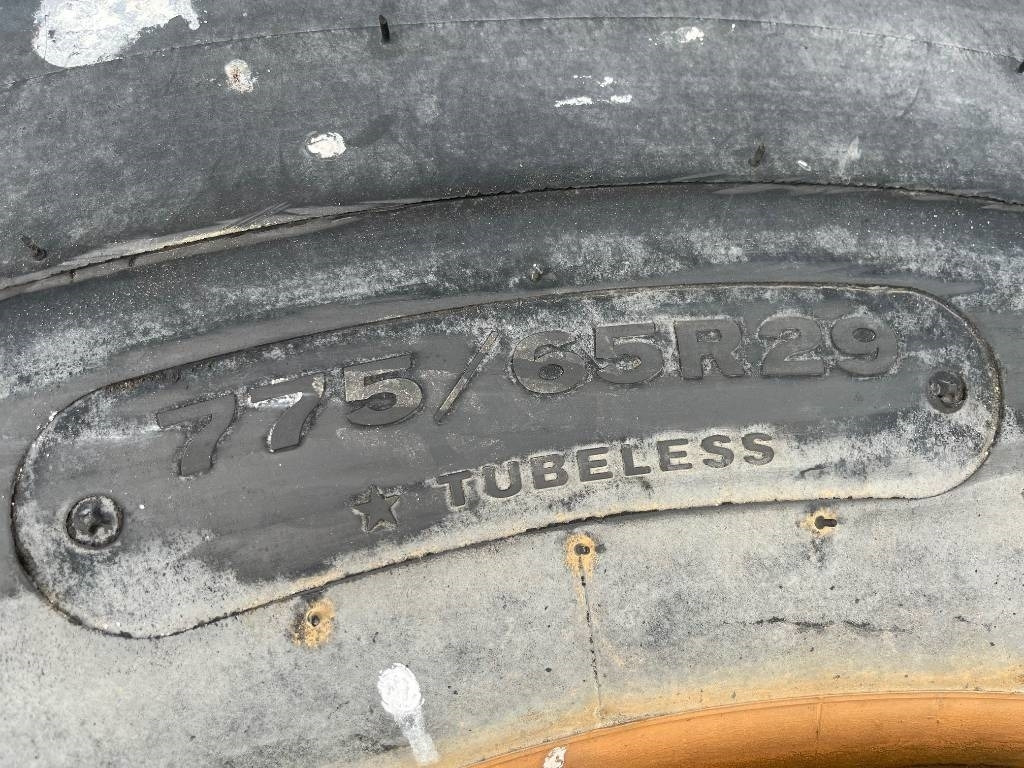 Bridgestone 775 /65 R29 Volvo L180 Wheels - Roue complète: photos 2 Bridgestone 775 /65 R29 Volvo L180 Wheels - Roue complète: photos 2
