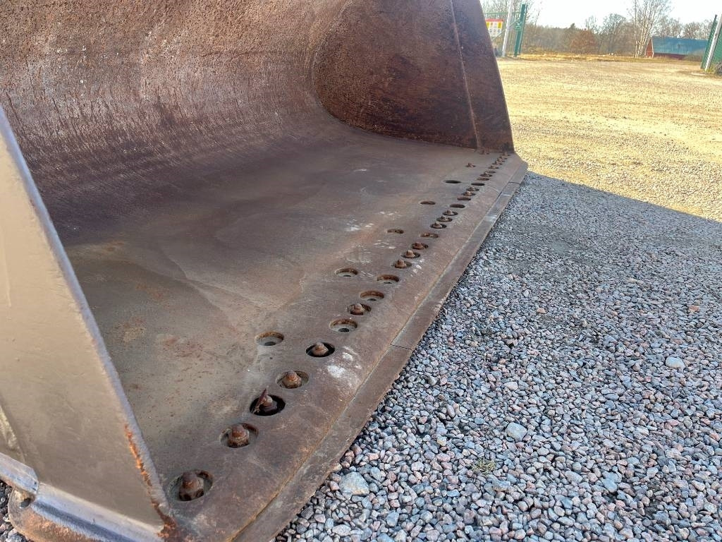 Grusskopa Volvo 93872 Volvo Bucket - Godet pour Engins de chantier: photos 3 Grusskopa Volvo 93872 Volvo Bucket - Godet pour Engins de chantier: photos 3