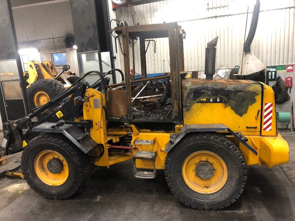 JCB 411 HT Dismantled for spare parts - Chargeuse sur pneus: photos 1 JCB 411 HT Dismantled for spare parts - Chargeuse sur pneus: photos 1