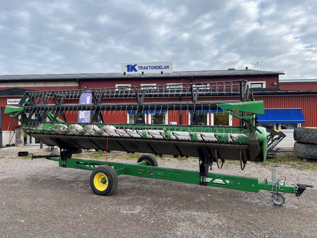 John Deere 622R Skärbord / Header 20 fot till JD T550 i  - Accessoire de matériels de récolte: photos 1 John Deere 622R Skärbord / Header 20 fot till JD T550 i  - Accessoire de matériels de récolte: photos 1