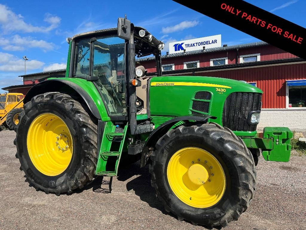 John Deere 7430 Dismantled. Only spare parts - Tracteur agricole: photos 1 John Deere 7430 Dismantled. Only spare parts - Tracteur agricole: photos 1