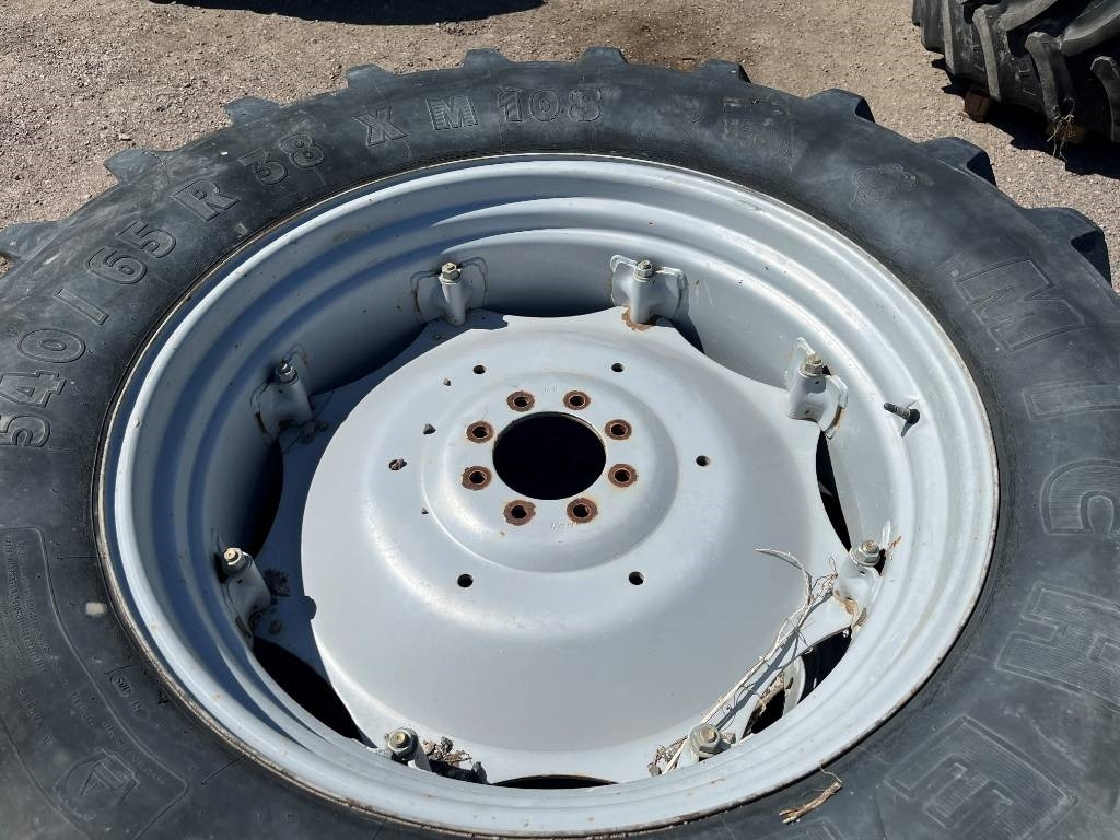 Michelin 540/65R38 till Massey Ferguson 6255  - Pneu pour Machine agricole: photos 3 Michelin 540/65R38 till Massey Ferguson 6255  - Pneu pour Machine agricole: photos 3