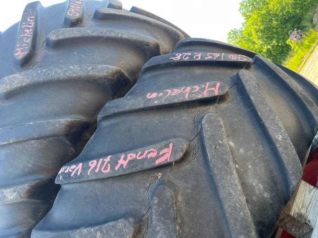 Michelin 650/65R38 540/65R28 till Fendt 716 - Pneu pour Machine agricole: photos 4 Michelin 650/65R38 540/65R28 till Fendt 716 - Pneu pour Machine agricole: photos 4