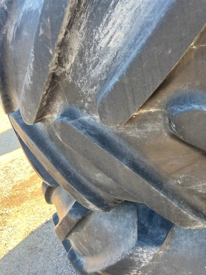 Michelin 650/65R38 540/65R28 till Fendt 716 - Pneu pour Machine agricole: photos 3 Michelin 650/65R38 540/65R28 till Fendt 716 - Pneu pour Machine agricole: photos 3