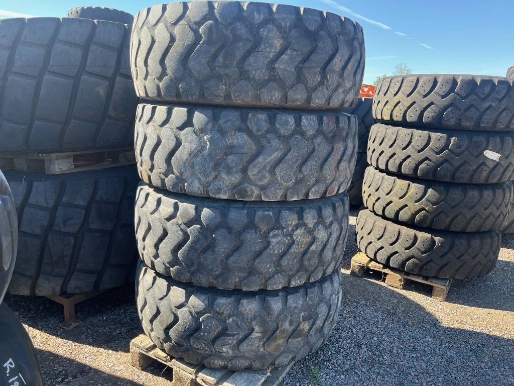 Michelin XHA 17,5-R25 till Volvo L50E C D B - Pneu pour Engins de chantier: photos 1 Michelin XHA 17,5-R25 till Volvo L50E C D B - Pneu pour Engins de chantier: photos 1