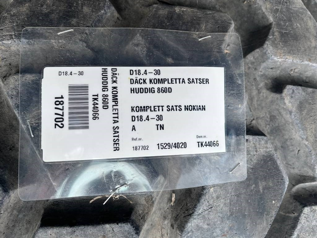 Nokian Industrial 18,4 B 30 Huddig 860 D - Roue complète: photos 2 Nokian Industrial 18,4 B 30 Huddig 860 D - Roue complète: photos 2