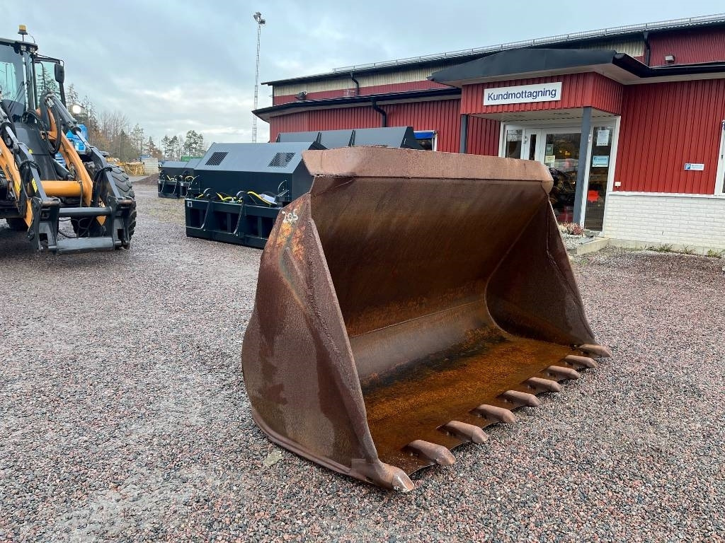 Tandskopa / Grusskopa Bucket Volvo - Godet pour Engins de chantier: photos 3 Tandskopa / Grusskopa Bucket Volvo - Godet pour Engins de chantier: photos 3