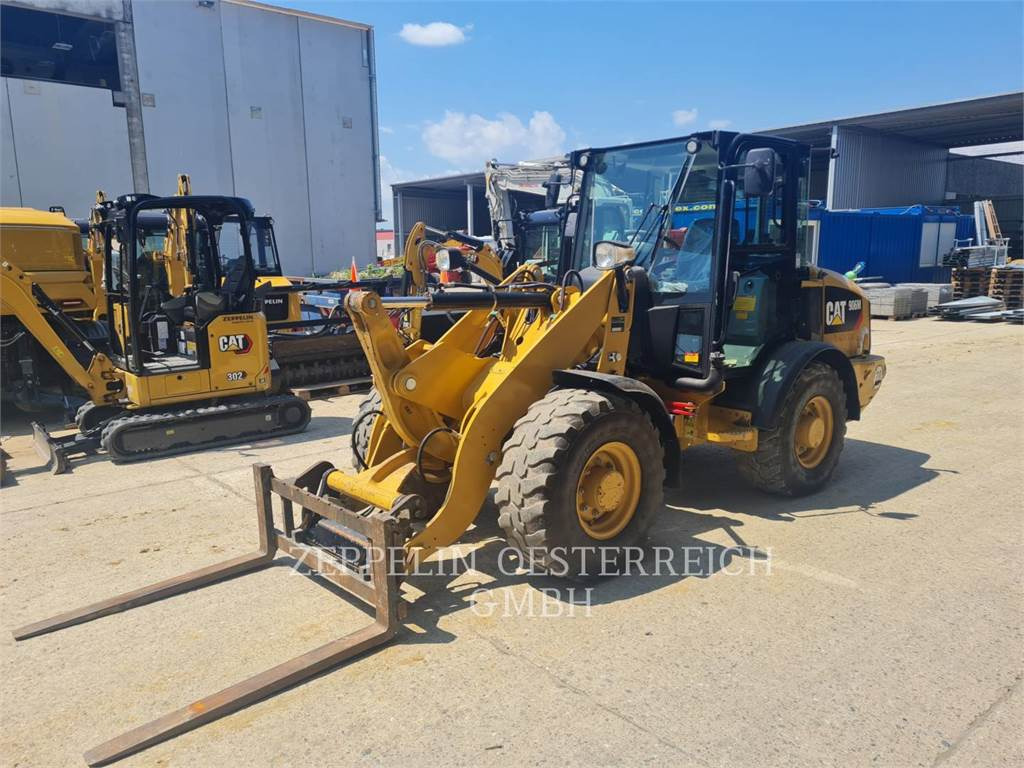 CAT 906M - Chargeuse sur pneus: photos 1 CAT 906M - Chargeuse sur pneus: photos 1