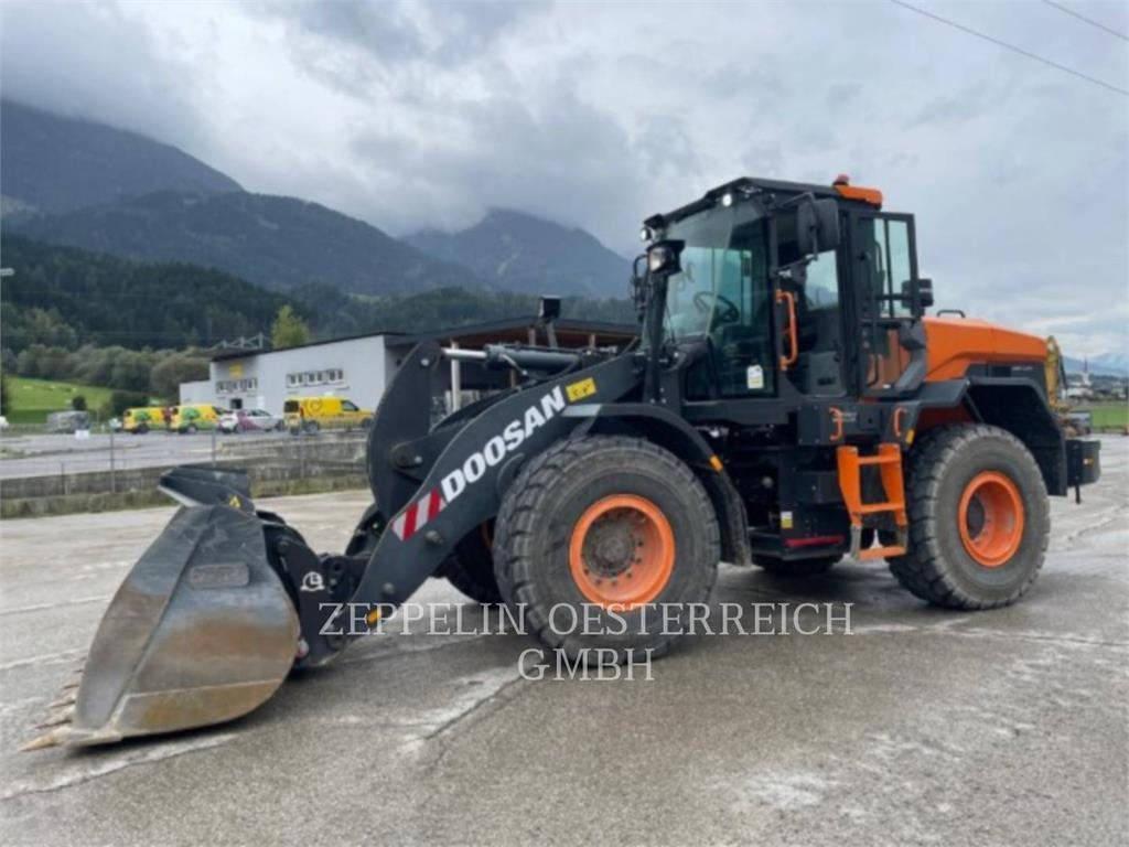 Doosan DL250-7 - Chargeuse sur pneus: photos 1 Doosan DL250-7 - Chargeuse sur pneus: photos 1