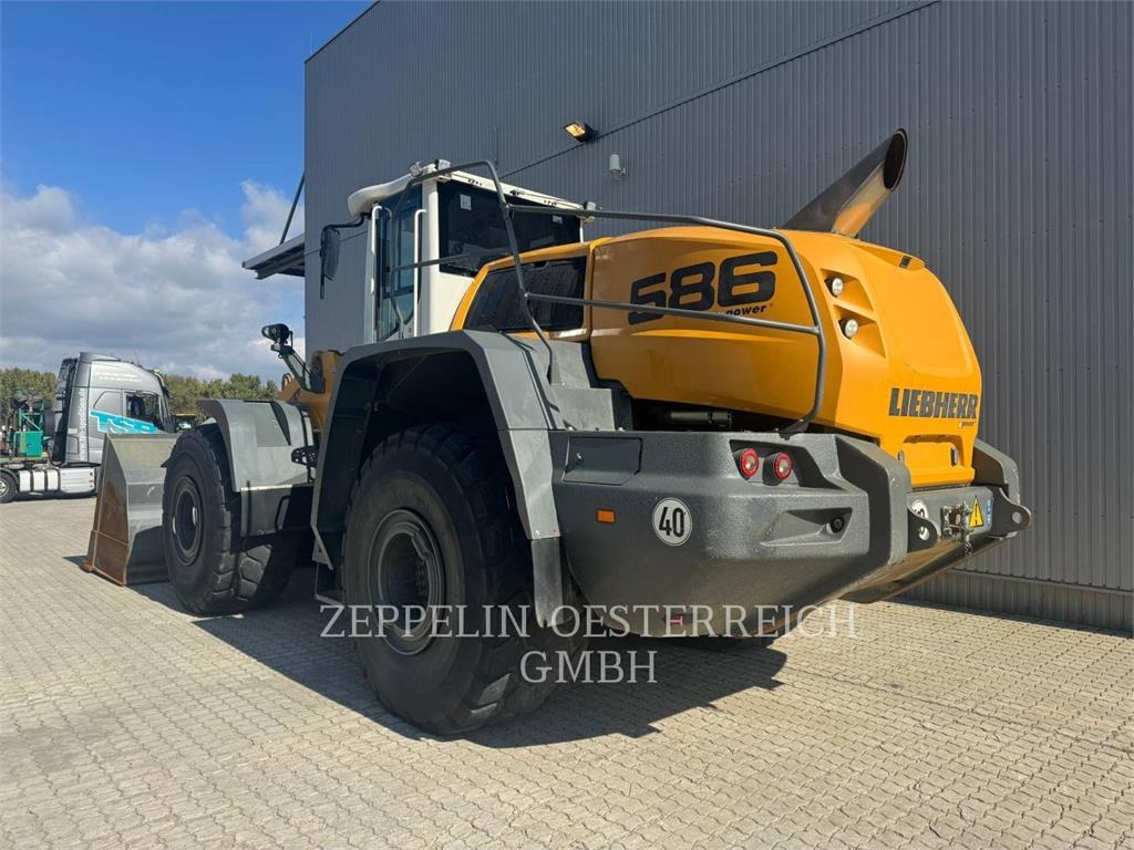 Liebherr L586 - Chargeuse sur pneus: photos 4 Liebherr L586 - Chargeuse sur pneus: photos 4