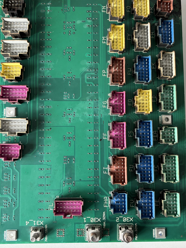 CLAAS 0000173011 Centrala Elektryczna Zentralelektrik - Bloc de gestion pour Machine agricole: photos 4 CLAAS 0000173011 Centrala Elektryczna Zentralelektrik - Bloc de gestion pour Machine agricole: photos 4