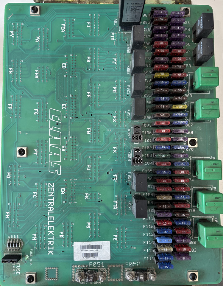 CLAAS 0000173100 Zentralelektrik Płyta Centralna Elektronika - Bloc de gestion pour Machine agricole: photos 1 CLAAS 0000173100 Zentralelektrik Płyta Centralna Elektronika - Bloc de gestion pour Machine agricole: photos 1