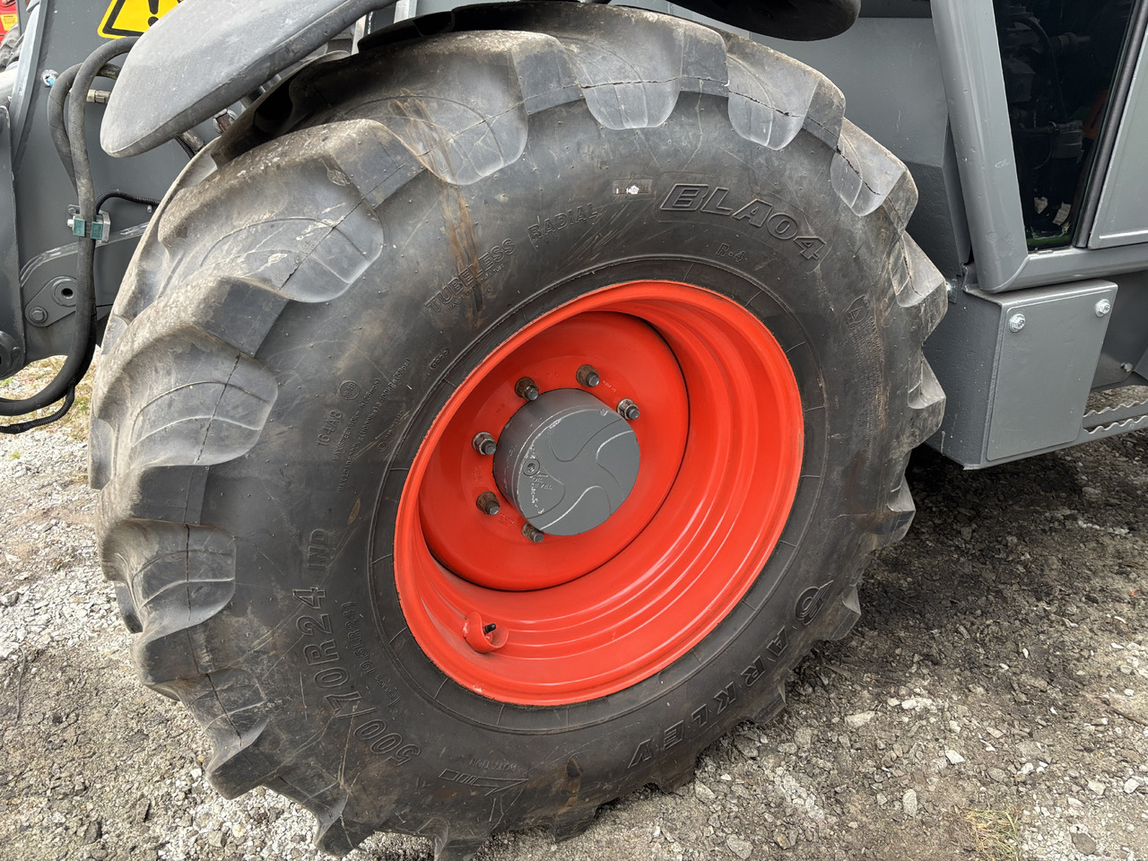 CLAAS Scorpion FELGA DW16Lx24 DW 16 L x 24 16x24 8 szpilek - Jante pour Machine agricole: photos 1 CLAAS Scorpion FELGA DW16Lx24 DW 16 L x 24 16x24 8 szpilek - Jante pour Machine agricole: photos 1