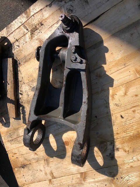 Claas Arion 0011641510 wachacz dolny lewy - Suspension pour Tracteur agricole: photos 2 Claas Arion 0011641510 wachacz dolny lewy - Suspension pour Tracteur agricole: photos 2