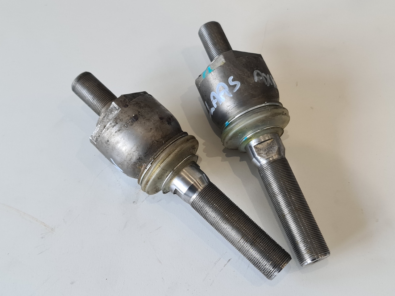 Claas Axion Przegub Kulkowy - Biellette de direction pour Machine agricole: photos 1 Claas Axion Przegub Kulkowy - Biellette de direction pour Machine agricole: photos 1