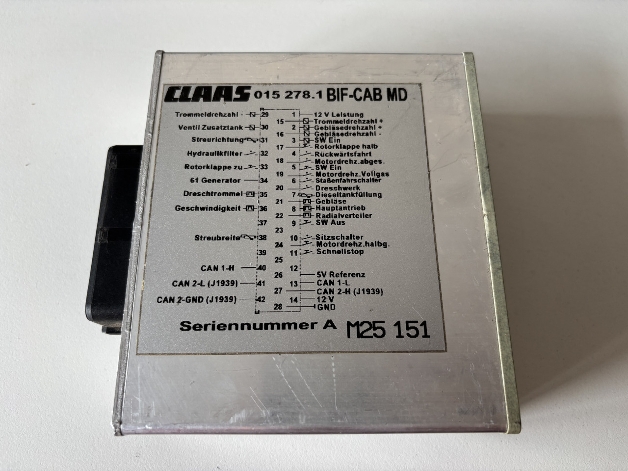Claas LEXION 510 520 530 560 570 580 Moduł Sterownik BIF-CAB MD 015278.1 015278.6 00 0015 278 6 - Bloc de gestion pour Moissonneuse-batteuse: photos 1 Claas LEXION 510 520 530 560 570 580 Moduł Sterownik BIF-CAB MD 015278.1 015278.6 00 0015 278 6 - Bloc de gestion pour Moissonneuse-batteuse: photos 1
