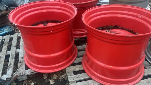 Claas Lexion 500 / 600 / 700 800/65R32 Felgi - Jante pour Machine agricole: photos 1 Claas Lexion 500 / 600 / 700 800/65R32 Felgi - Jante pour Machine agricole: photos 1