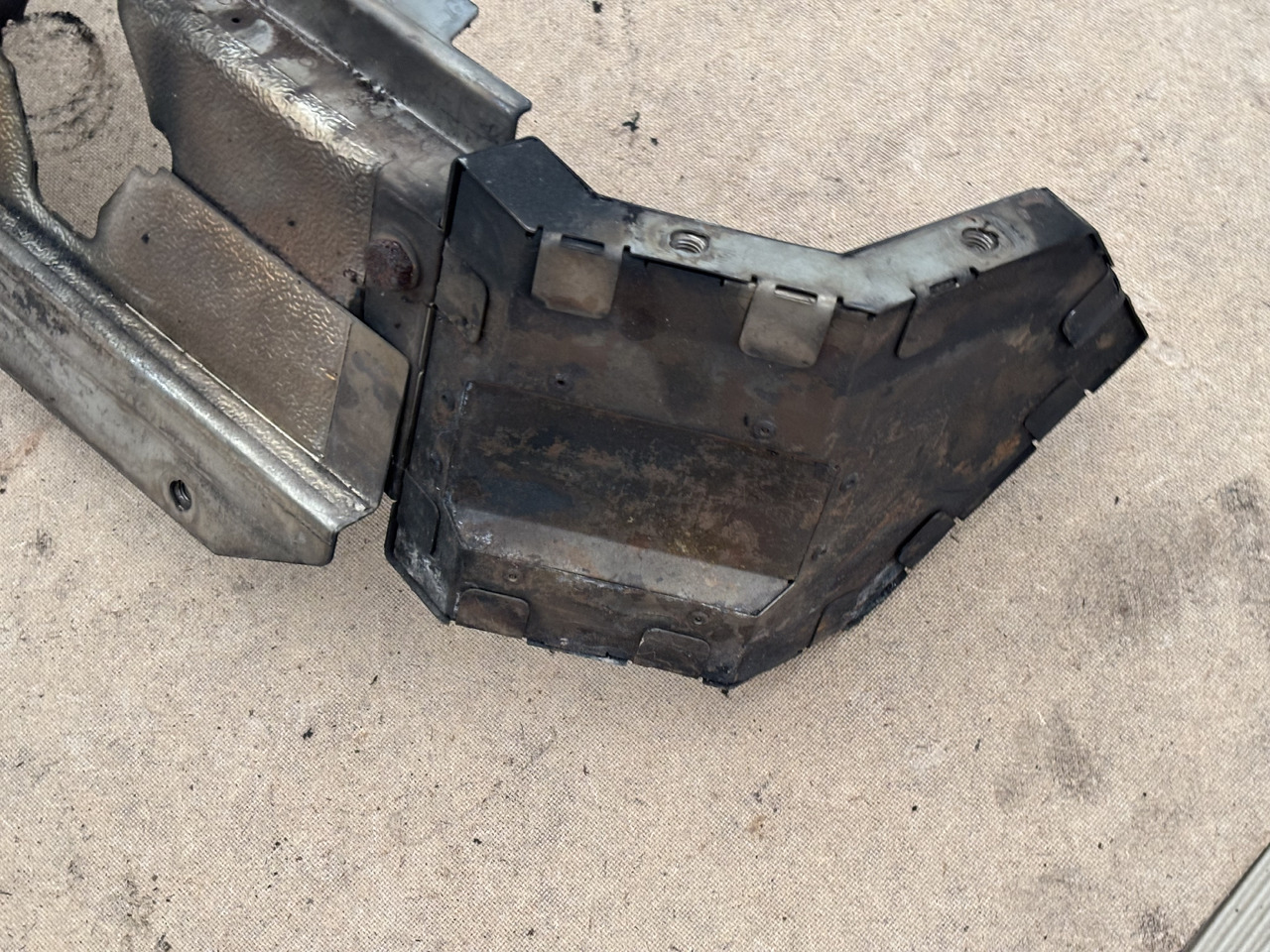 Claas Lexion 780 Izolacja Silnika Pokrywa Maska Obudowa Tylna 00 0781 205 0  0007812050 - Capot pour Moissonneuse-batteuse: photos 2 Claas Lexion 780 Izolacja Silnika Pokrywa Maska Obudowa Tylna 00 0781 205 0  0007812050 - Capot pour Moissonneuse-batteuse: photos 2